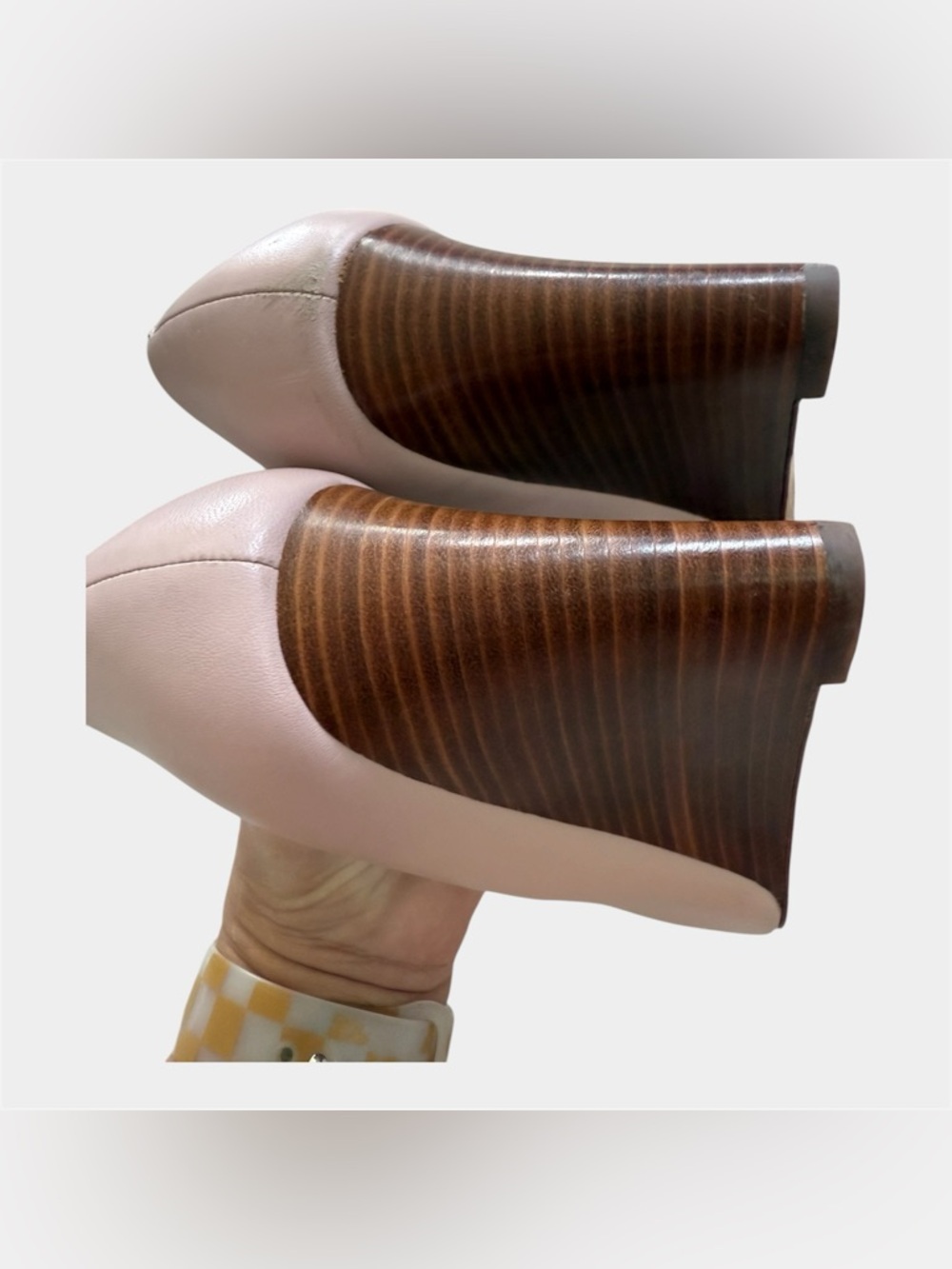 Tory Burch Pink Peep Toe Wedge Heels Gold Logo Medallion Size 8.5M - Picture 3 of 8